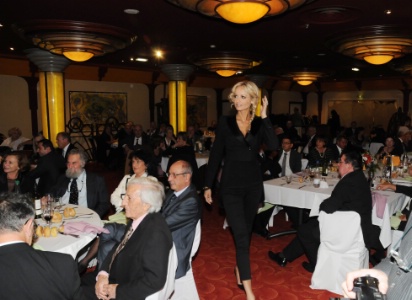 Adriana Karembeu, le 10 novembre dernier, au Gala de bienfaisance à Perpignan (66). Adriana Karembeu, le 10 novembre dernier, au Gala de bienfaisance à Perpignan (66).