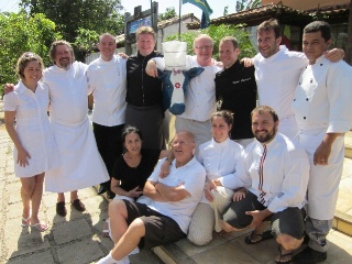 Les chefs français et brésiliens autour de Françoise et Paul Lindemann.