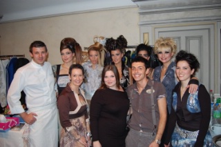 Pascal et Carole Bastian, les mannequins, la maquilleuse, le coiffeur et la styliste Adeline Ziliox (tout à droite).