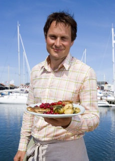 Claus Meyer, fondateur du mouvement de la Nouvelle cuisine nordique, cofondateur et copropriétaire du célèbre restaurant Noma, à Copenhague.
