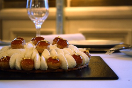Le saint-honoré à partager de Camille Lesecq au Meurice (Paris, Ier). Le saint-honoré à partager de Camille Lesecq au Meurice (Paris, Ier).