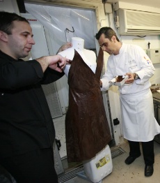 Olivier Falchi et Cyril Cheminot ont monté deux robes pour l’événement ‘Choco Arte y Café’.