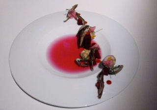 Le plat de San-Hoon Degeimbre du restaurant L'Air du Temps en Belgique.