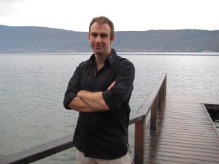 Yoann Conte, au bord du lac d'Annecy.