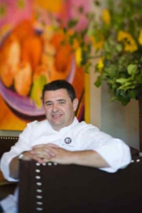 Laurent Tourondel souhaite 'améliorer et renforcer la cuisine, le menu et surtout la visibilité de Ralph Lauren'. Laurent Tourondel souhaite 'améliorer et renforcer la cuisine, le menu et surtout la visibilité de Ralph Lauren'.