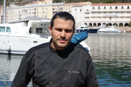 À la Caravelle, Glenn Viel propose une cuisine “à la fois simple et sophistiquée”. À la Caravelle, Glenn Viel propose une cuisine “à la fois simple et sophistiquée”.