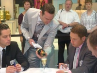 Promotion et service d'un vin effervescent (GH Mumm).