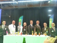 Les 8 finalistes à la première édition du MOF Barman.