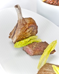 Côte, secreto et pluma, le cochon ibérique en deuxième service du chef Philippe Labbé à L'Abeille.