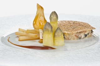 Pied, ris de veau et truffe noire, le cochon ibérique en premier service, Philippe Labbé à L'Abeille.