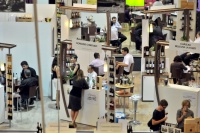 Près de 45000 professionnels étaient présents durant les 5 jours du salon Vinexpo 2011.