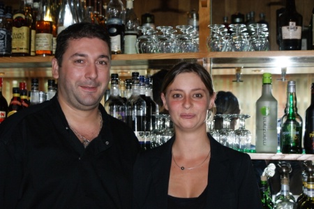 Alexandre Thomas et sa compagne Myriam, responsable de la salle. Alexandre Thomas et sa compagne Myriam, responsable de la salle.