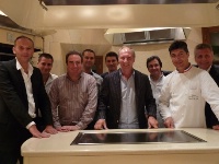De gauche à droite : Christian Le Squer, Christopher Hache, Franck Leroy, Stéphane d'Aboville, Arnaud Bignon, Eric Frechon, Yves Camdeborde, Yannick Franques et Michel de Matteis.