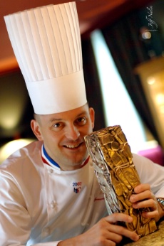 François Adamski, président de la toute nouvelle Académie Française du Bocuse d'Or, a remporté le trophée en 2001 et entouré d'anciens lauréats, il va créer une dynamique pour aider le prochain candidat.