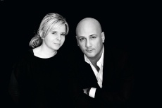 Christelle Brua et Frédéric Anton conjuguent leur talent dans un livre de pâtisserie commun, Petits Gâteaux, aux éditions du Chêne.