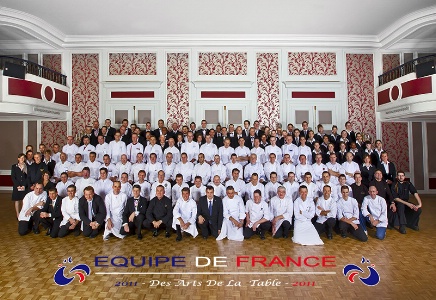 L'Equipe de France des Arts de la Table® au grand complet lors de la soirée du 5 novembre dernier dans le salon imérial du Westin Paris-Vendôme. L'Equipe de France des Arts de la Table® au grand complet lors de la soirée du 5 novembre dernier dans le salon imérial du Westin Paris-Vendôme.