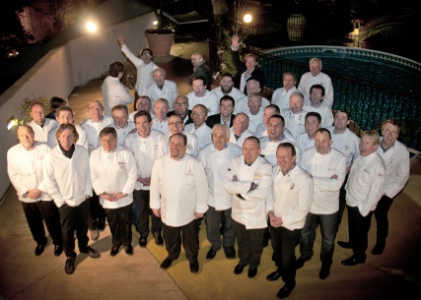 Une soixantaine de chefs étoilés (et une centaine de Macarons!) réunis à l'Auberge du Vieux Puits de Fonjtoncouse Une soixantaine de chefs étoilés (et une centaine de Macarons!) réunis à l'Auberge du Vieux Puits de Fonjtoncouse