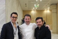Martin Berasateguy, 3 étoiles Michelin à Lasarte, entouré de César et Michel Troisgros, 3 étoiles à Roanne.