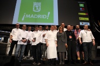 L'hommage à Martin Berasateguy, entouré de ses 'élèves' aujourd'hui à l'avant-garde de la cuisine espagnole.
