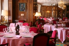 Le Chantecler : nobles boiseries et gastronomie d'aujourd'hui