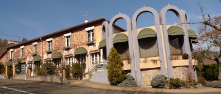 Une maison bien située sur un axe très fréquenté, à la sortie de Clermont-Ferrand.