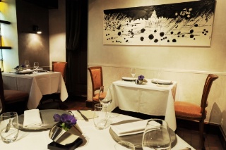 La salle 'haute' du restaurant.