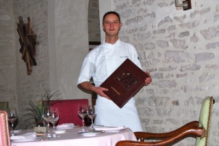 Depuis 2004, Thierry Berger est à la tête des cuisines du Montrachet. Décrocher l'étoile est pour lui la concrétisation de son parcours.
