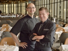 Baptiste Méthivier, chef pâtissier et Christophe Marchais, chef du Ciel de Paris.