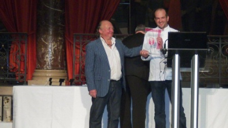Gilles Vartanian et le lauréat Christophe Scherpereel. Gilles Vartanian et le lauréat Christophe Scherpereel.
