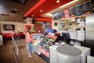 le nouveau restaurant 'pizza spectacle'.