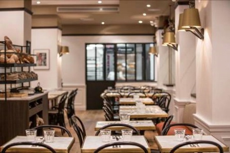 Boulangerie, pâtisserie, café et restauration rapide pour la première tête de pont outre-Atlantique d'Eric Kayser. Boulangerie, pâtisserie, café et restauration rapide pour la première tête de pont outre-Atlantique d'Eric Kayser.