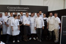 Les chefs avec les élèves du lycée hotelier de Bonneveine.