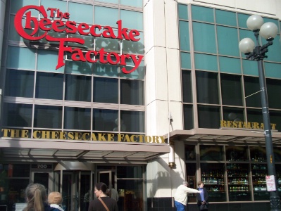 The Cheesecake Factory, une enseigne qui a le vent en poupe. The Cheesecake Factory, une enseigne qui a le vent en poupe.