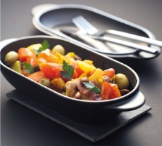 Un plat végétal : Tagine de légumes aux olives vertes et aux citrons confits.