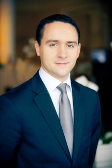 Antoine Pétrus, directeur de salle du restaurant doublement étoilé Lasserre à Paris (XVIe).