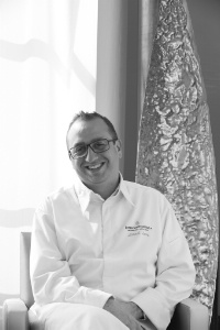 Lionel Lévy prépare l'ouverture du restaurant gastronomique de l'InterContinental Marseille Hôtel Dieu. Lionel Lévy prépare l'ouverture du restaurant gastronomique de l'InterContinental Marseille Hôtel Dieu.