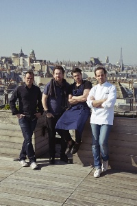Sur le toit de la Maison de la Mutualité (Paris, Ve), qui accueillera le festival Omnivore du 16 au 18 mars, Luc Dubanchet entouré de trois chefs que l'on retrouvera en démonstration. De gauche à droite : Yannick Tranchant, Luc Dubanchet, James Henry et Grégory Marchand. Sur le toit de la Maison de la Mutualité (Paris, Ve), qui accueillera le festival Omnivore du 16 au 18 mars, Luc Dubanchet entouré de trois chefs que l'on retrouvera en démonstration. De gauche à droite : Yannick Tranchant, Luc Dubanchet, James Henry et Grégory Marchand.