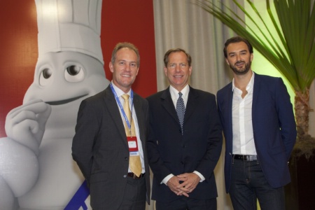 De gauche à droite : Damien Destremeau, vice-président Michelin Amérique du Sud, Michael Ellis, directeur international des guides Michelin et le chef Cyril Lignac lors de la conférence de presse à Sao Paulo. De gauche à droite : Damien Destremeau, vice-président Michelin Amérique du Sud, Michael Ellis, directeur international des guides Michelin et le chef Cyril Lignac lors de la conférence de presse à Sao Paulo.
