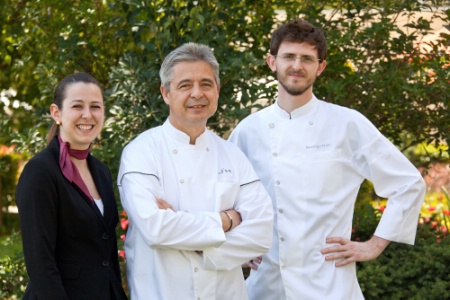 Marine Lorain, Jean-Michel Lorain et Amerigo Sesti mènent ce nouveau projet en famille. Marine Lorain, Jean-Michel Lorain et Amerigo Sesti mènent ce nouveau projet en famille.