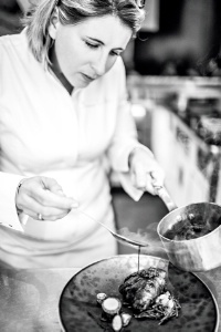 Stéphanie Le Quellec : ' Il ne faut rien s'interdire. Il faut oser et assumer sa cuisine.' Stéphanie Le Quellec : ' Il ne faut rien s'interdire. Il faut oser et assumer sa cuisine.'