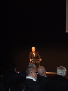 Alain Ducasse a pris la parole en fin de colloque : 'Je veux défendre ici l'idée d'une cuisine humaniste, c'est-à-dire une cuisine consciente de sa responsabilité.'
