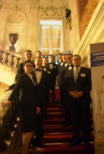 Les 10 candidats en lice, avec quelques membres du jury.