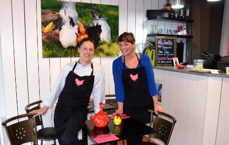 Les 'cocottes' Marie Cariou et Carine Roudaut. Les 'cocottes' Marie Cariou et Carine Roudaut.