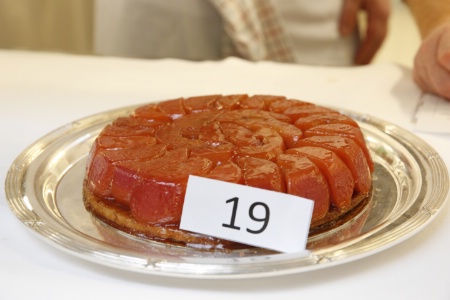Une tarte tatin aux coings.