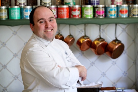 Julien Allano, chef du Clair de la plume : 'Je suis tombé amoureux de cette maison et de son état d'esprit.' Julien Allano, chef du Clair de la plume : 'Je suis tombé amoureux de cette maison et de son état d'esprit.'