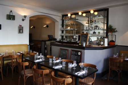 La salle des Affranchis (Paris IXe) compte 36 places assises.