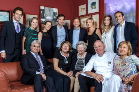 Au premier plan (de gauche à droite) : Marco Baumann, Danielle Baumann-Haeberlin, Marie Haeberlin, Marc Haeberlin et Isabelle Haeberlin. Au second plan: Simon Lewandowski, Salomé Baumann, Katrin Baumann, Edouard Baumann, Maxime Muller, Laetitia Haeberlin, Anne-Sophie Muller et Xavier Muller.