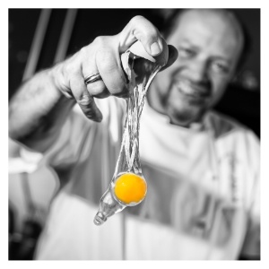 Gilles Goujon met la convivialité et le jeu au coeur de sa cuisine.