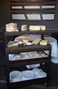 Le chariot de fromages.