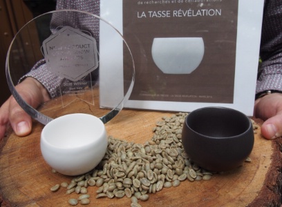 Cette tasse a reçu le premier prix du « Best professional coffee equipment » 2015 lors du salon international The nordic World of Coffee à Gothenburg, en Suède.